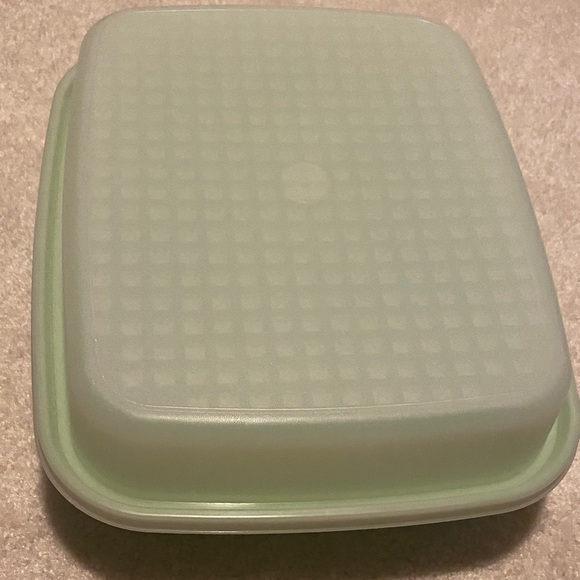 Tupperware Green  Container - Picture 2 of 5